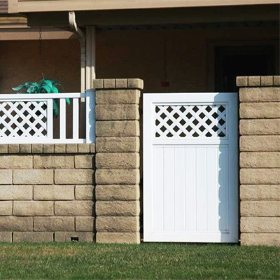 Vinyl Craft supplying Turlock vinyl gate and fence.