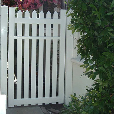 Vinyl gate company near Atwater CA supplied vinyl gate materials.